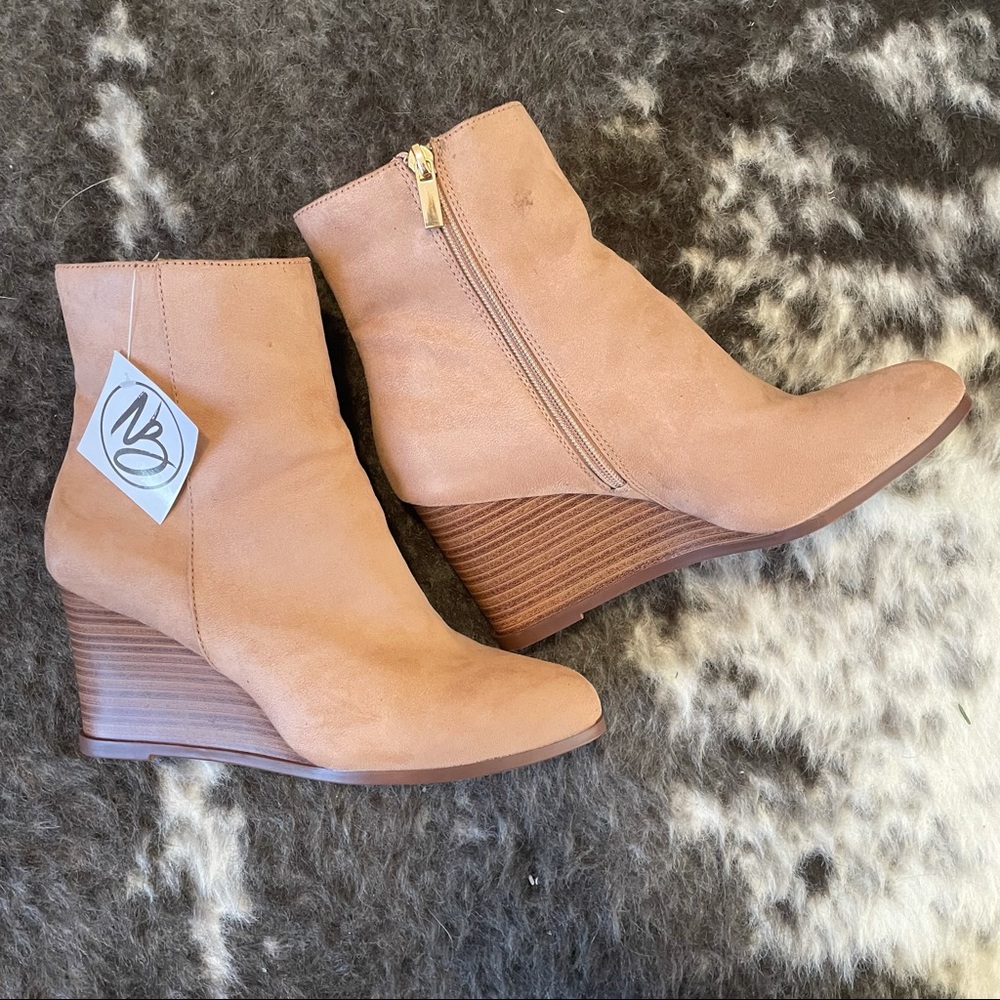 NWT!!! ⭐️ Super cute dusty rose wedges